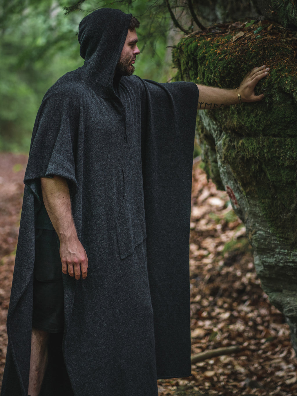 Kveldsongr, Descended from Odin, Wanderers Warriors,Organic T-shirts, Staithes Hoodie, Merino Wool Hoodie, Odin, TYR, Thor, Ragnar, Bjorn Ironside, Vikings, Anglo Saxon, Norse, Fitness Gear, Horns, Jewellery, Silver