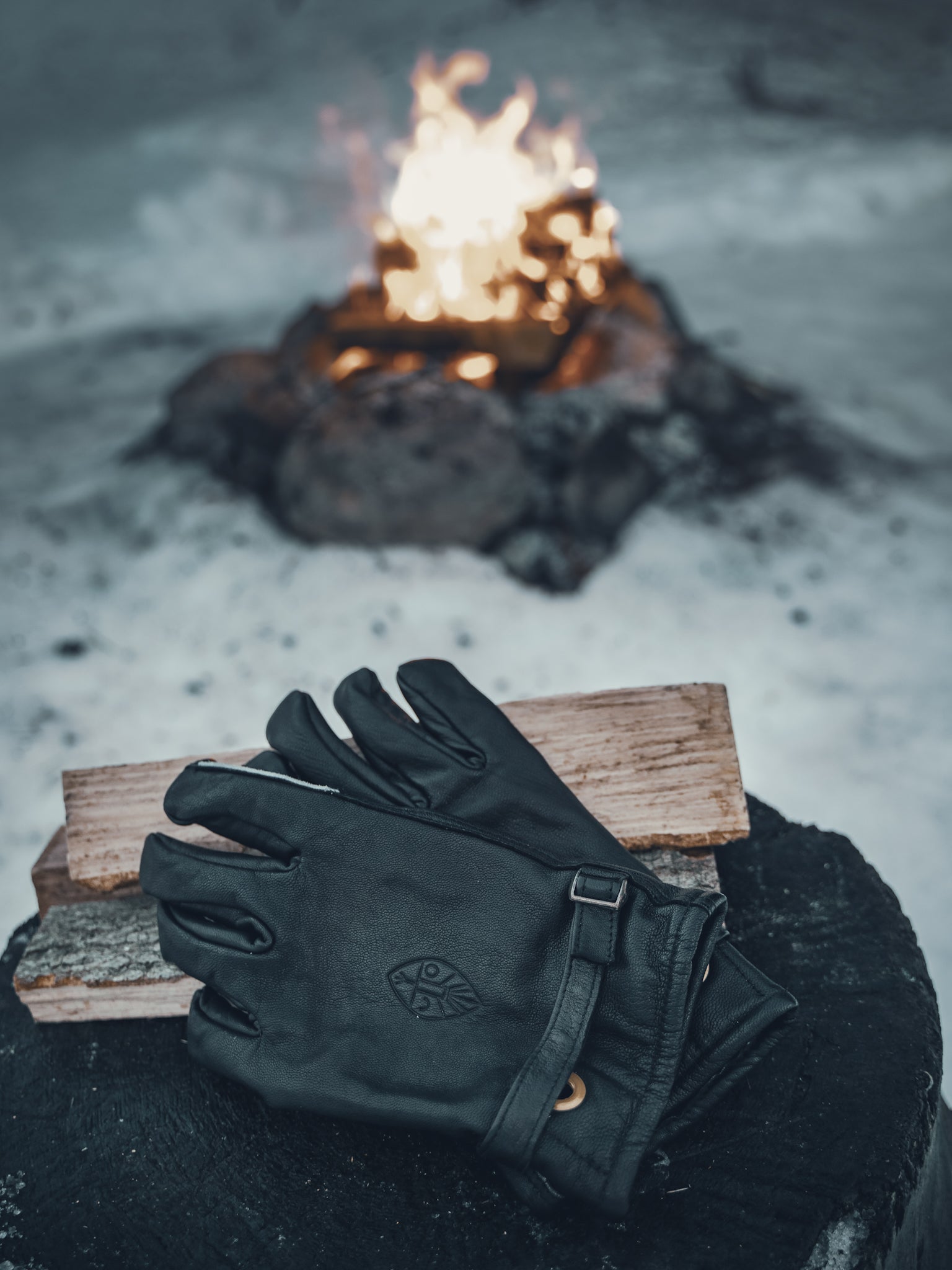 Kálfr: handmade leather glove